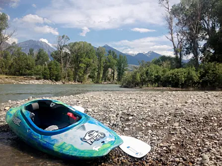 Kayking Yellowstone SMALL 800 600 c1