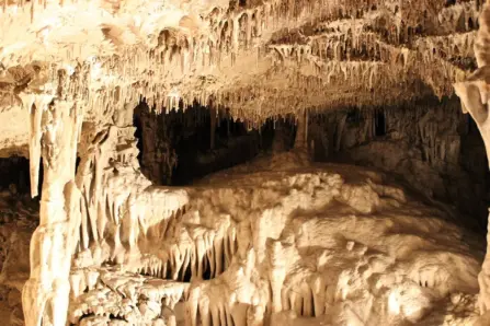 Lewis and Clark caverns